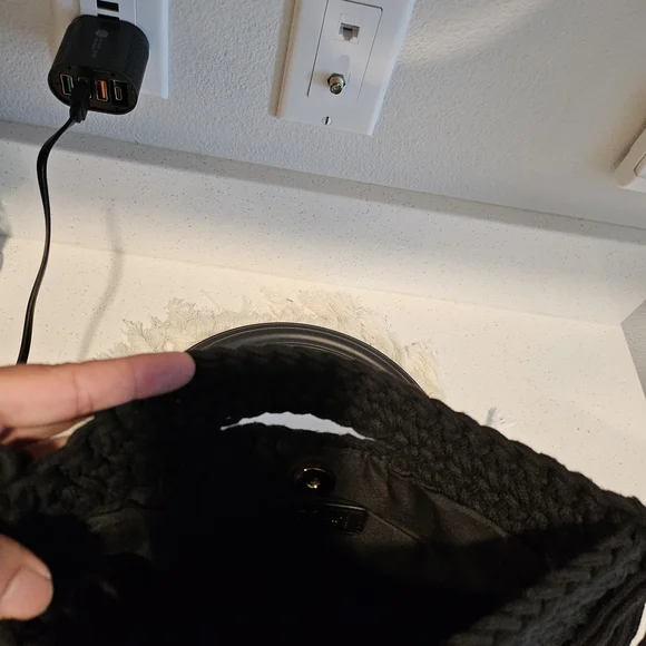 Urban Outfitters Black Crochet Clutch - Picture 3 of 4